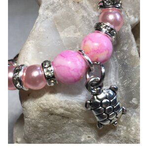 Pink Bracelet w/ Silver Turtle Charm – Beaded Stretch